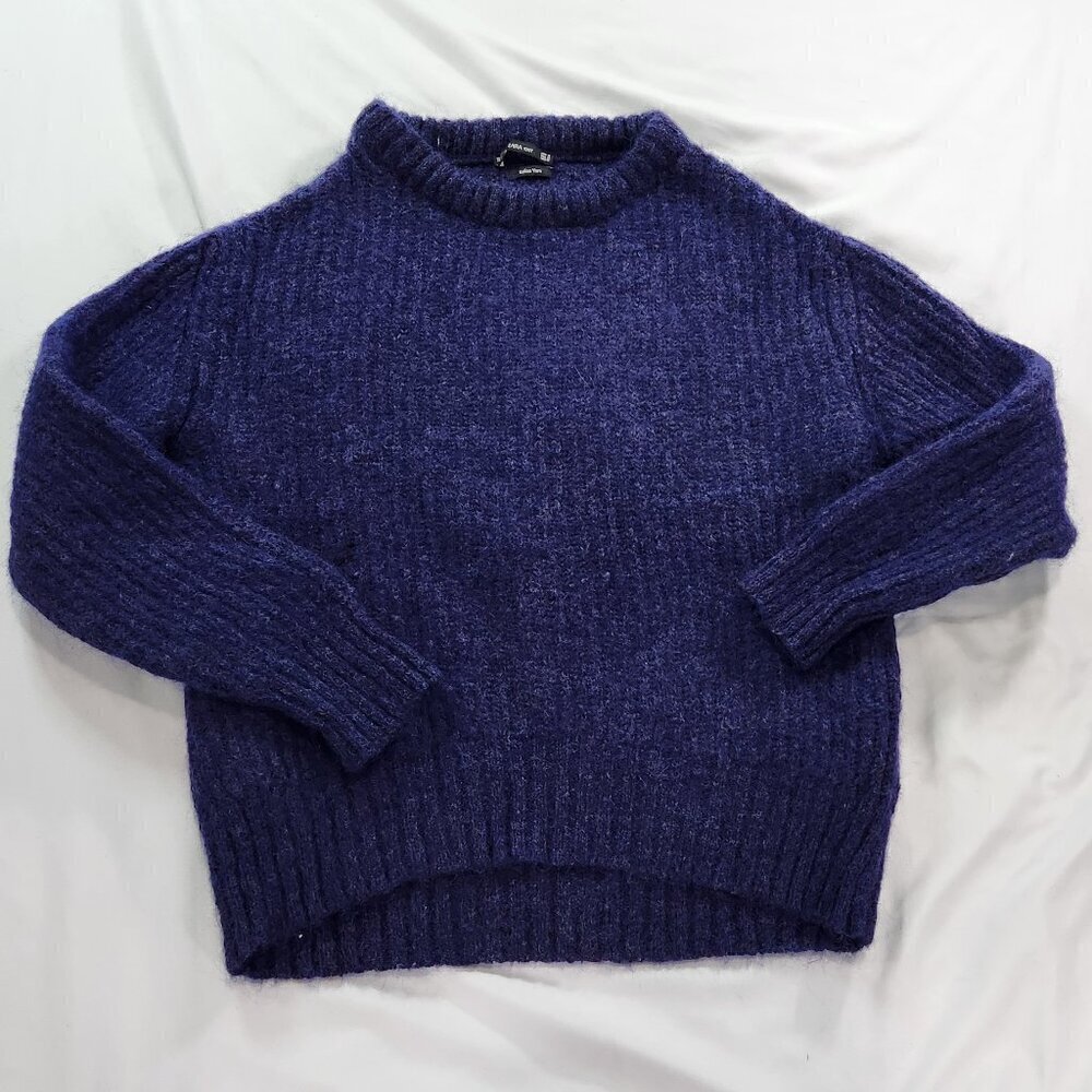 Zara Knit Italian Yarn Crewneck Sweater
Lot F